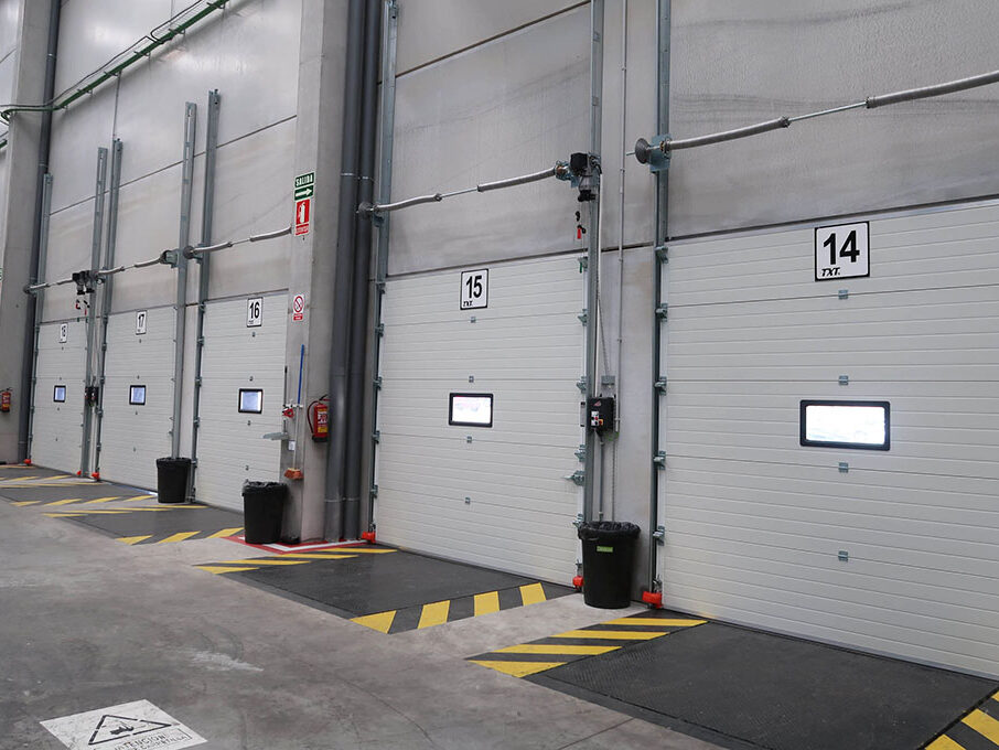 Dikey Kaldırmalı Kesitsel Kapı